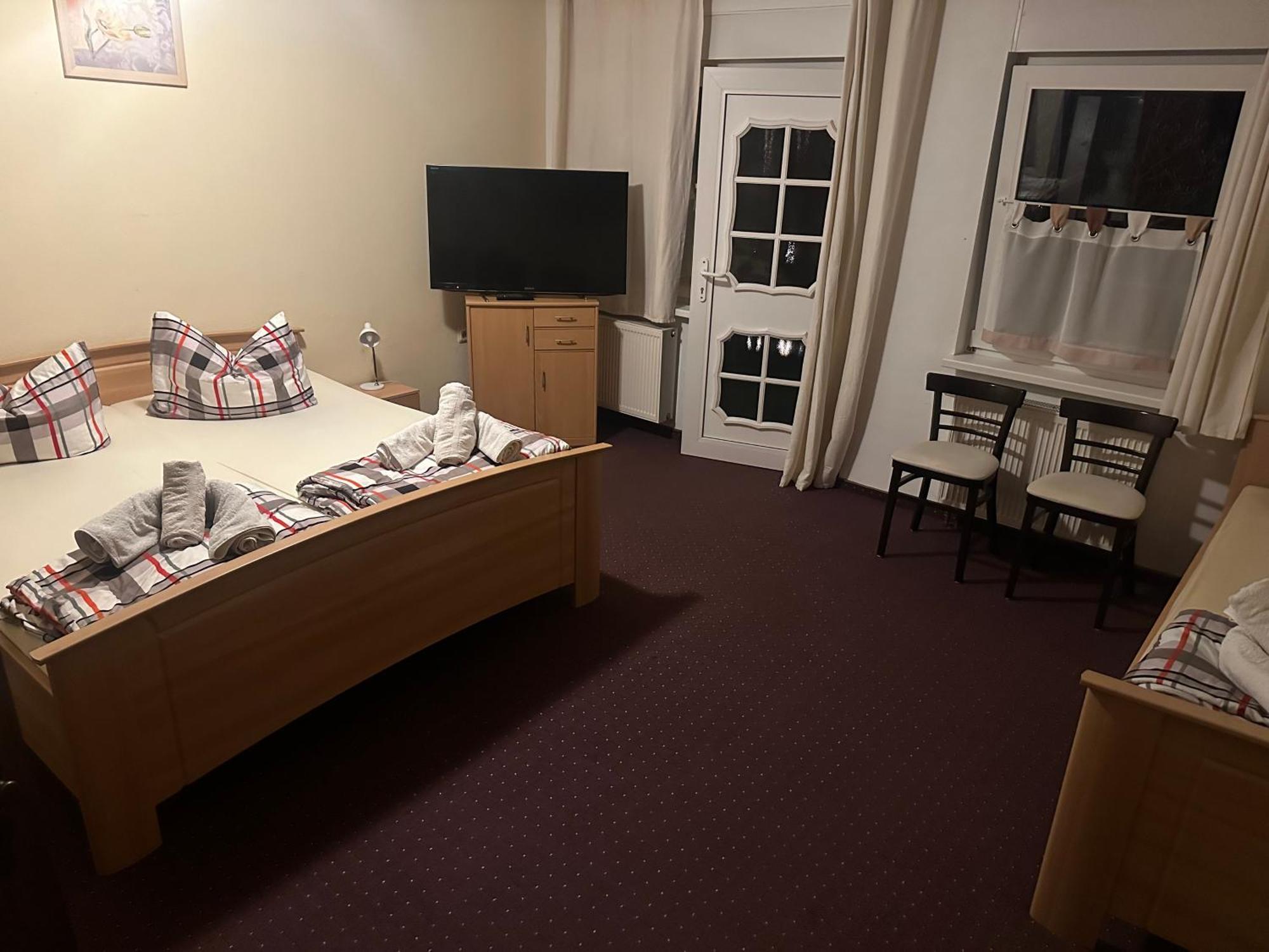 Motel Zur Festwiese Gierstädt Zewnętrze zdjęcie