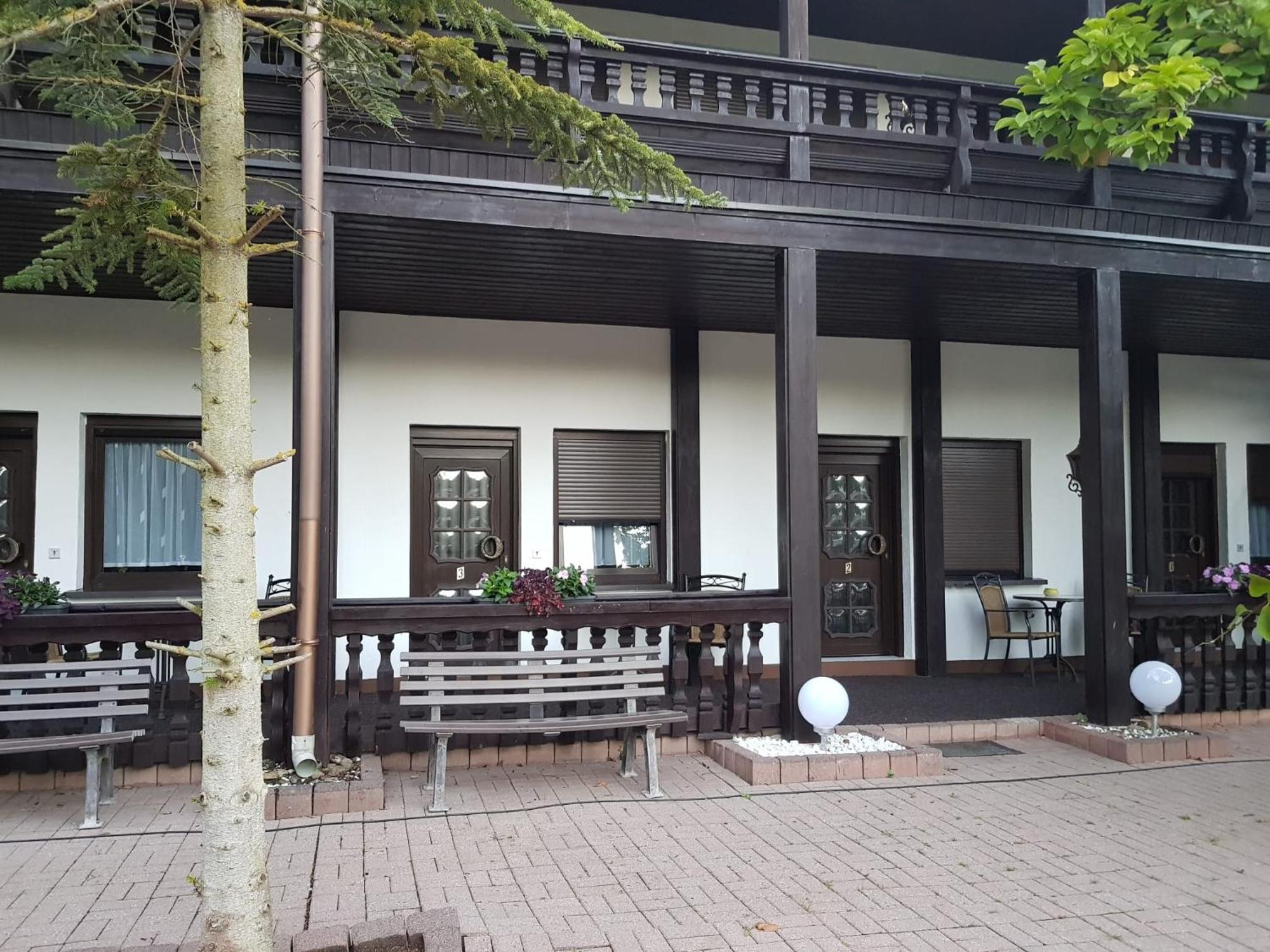 Motel Zur Festwiese Gierstädt Zewnętrze zdjęcie