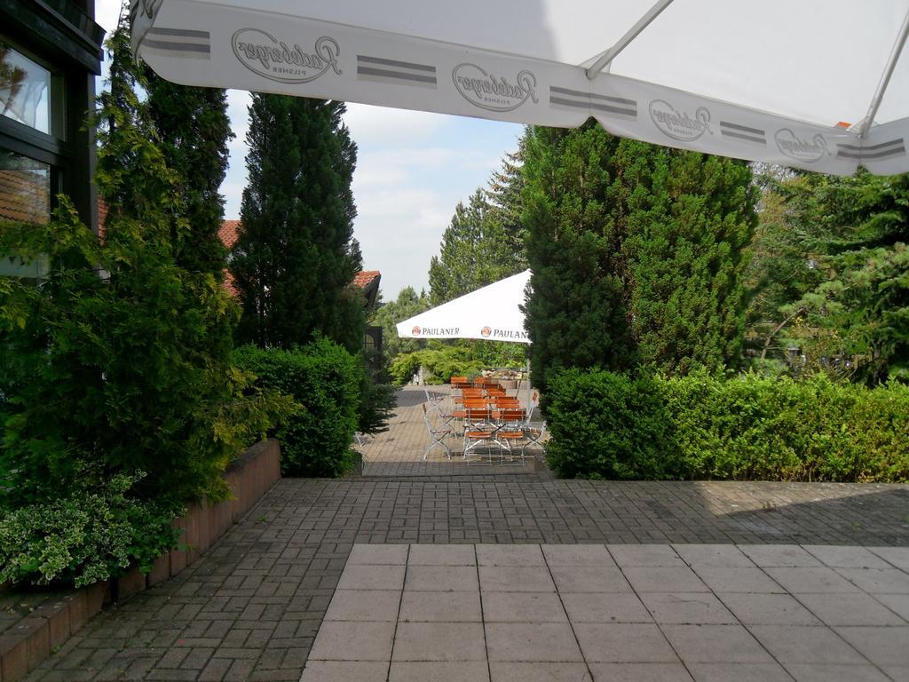 Motel Zur Festwiese Gierstädt Zewnętrze zdjęcie