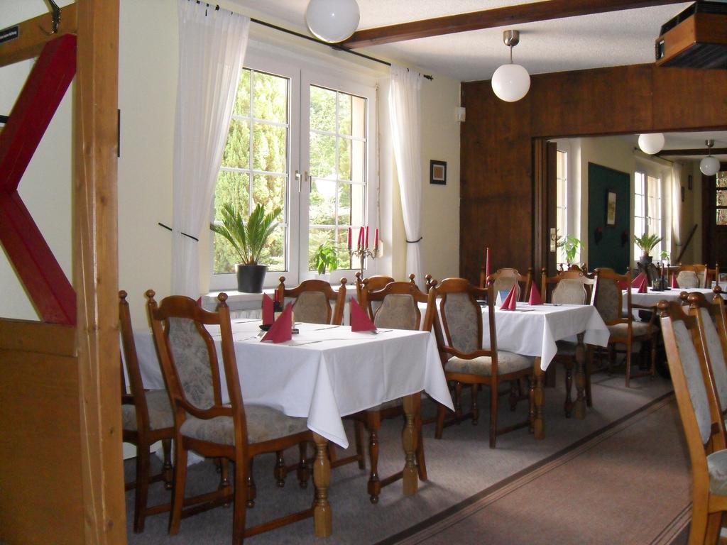 Motel Zur Festwiese Gierstädt Zewnętrze zdjęcie