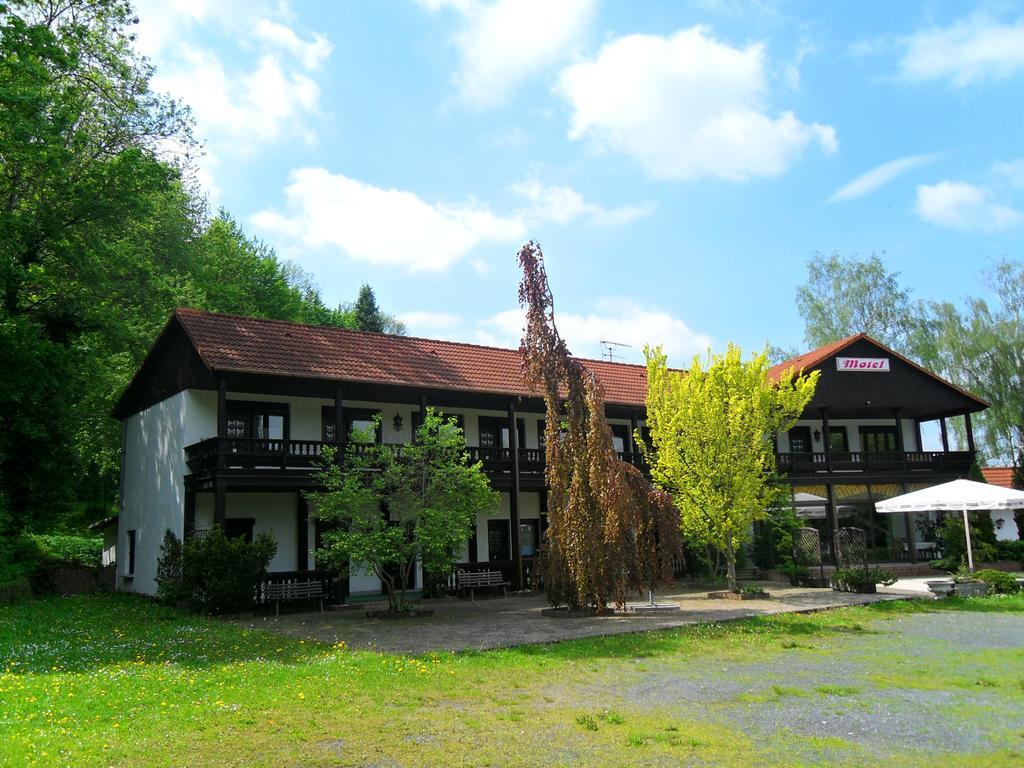 Motel Zur Festwiese Gierstädt Zewnętrze zdjęcie
