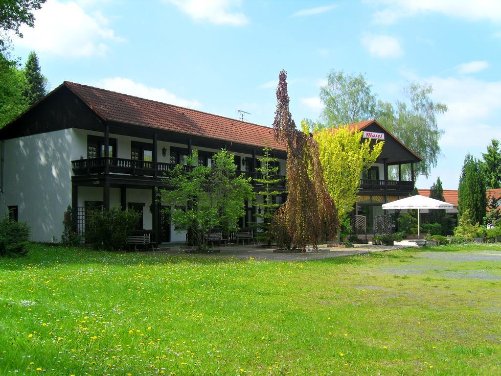 Motel Zur Festwiese Gierstädt Zewnętrze zdjęcie