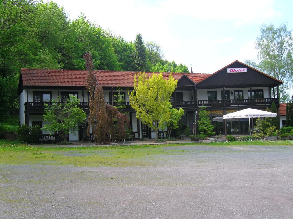 Motel Zur Festwiese Gierstädt Zewnętrze zdjęcie