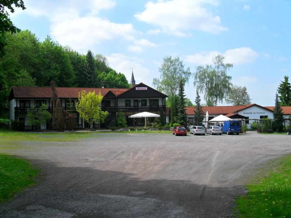 Motel Zur Festwiese Gierstädt Zewnętrze zdjęcie